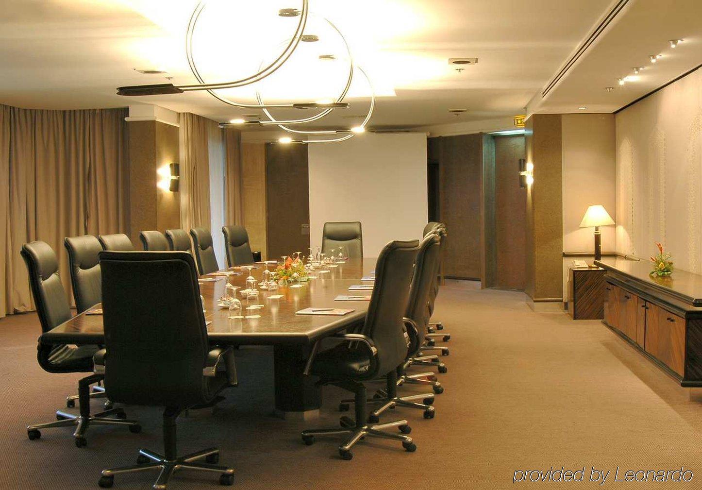 Hilton Yaounde Hotel Съоръжения снимка