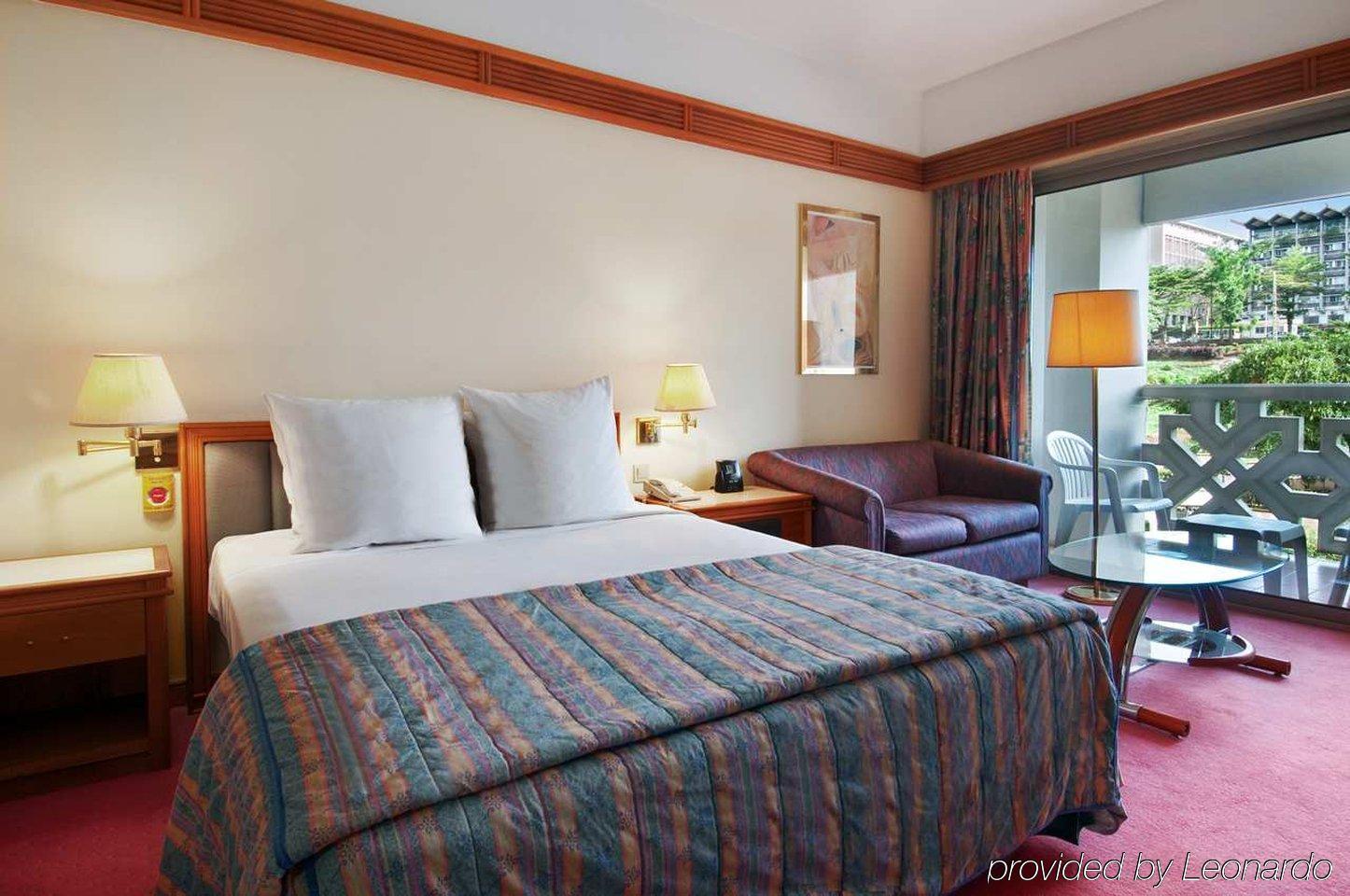 Hilton Yaounde Hotel Стая снимка