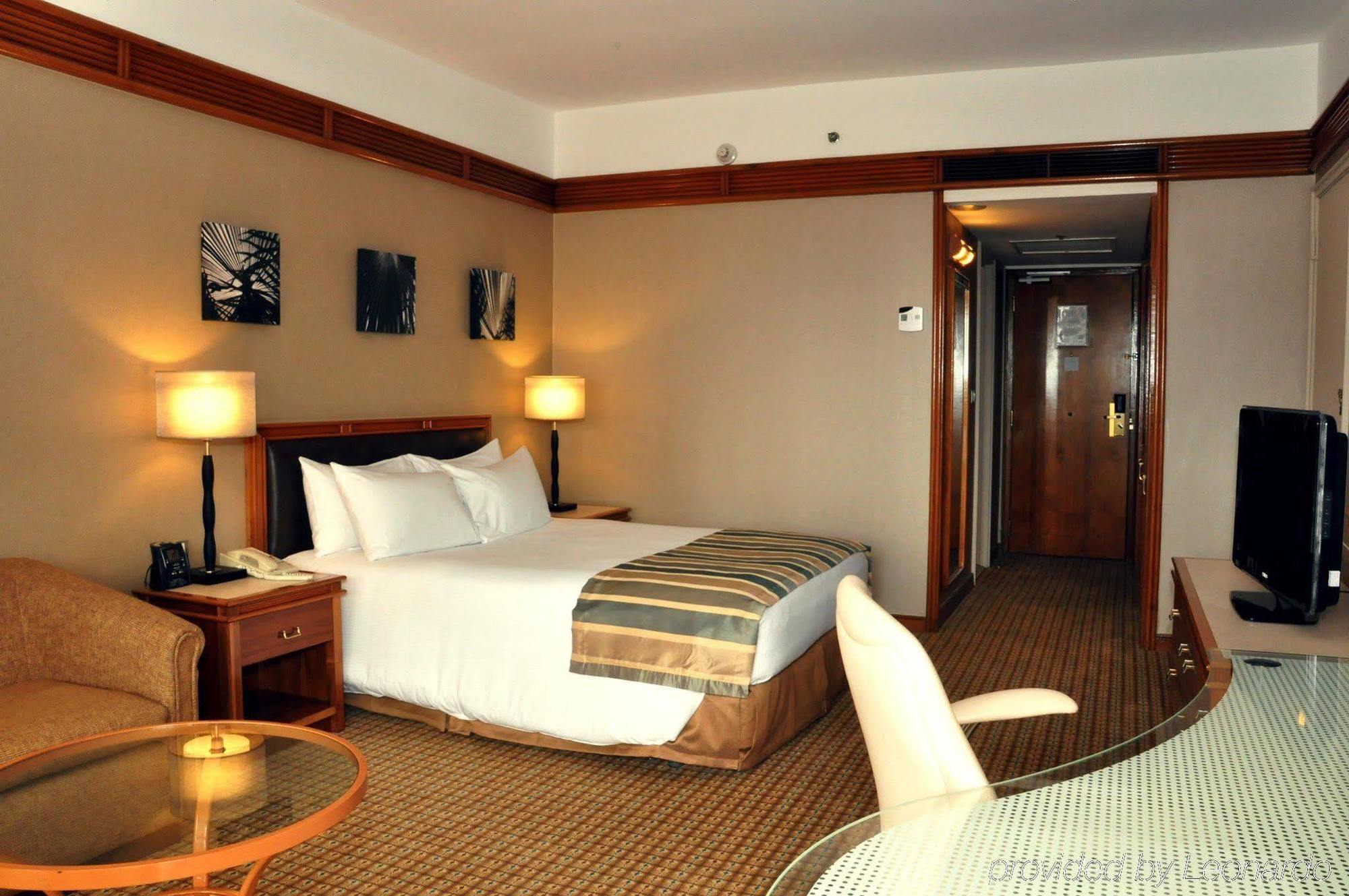 Hilton Yaounde Hotel Екстериор снимка